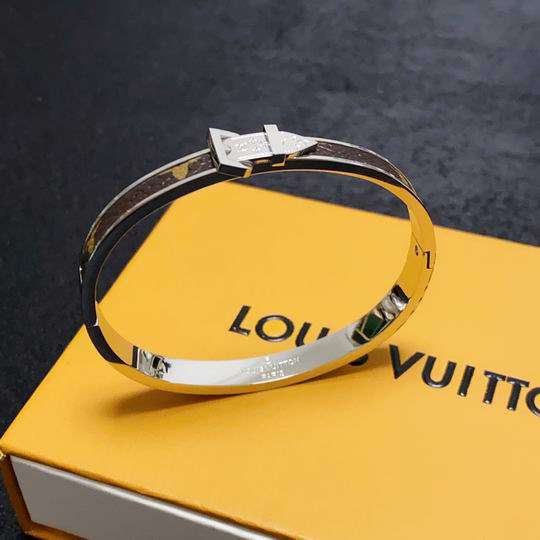 Picture of LV Bracelet _SKULVbracelet11ly12211199